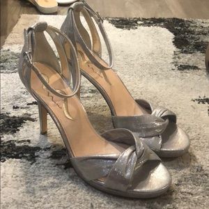 Never been worn - Nina silver heel (size 8.5)